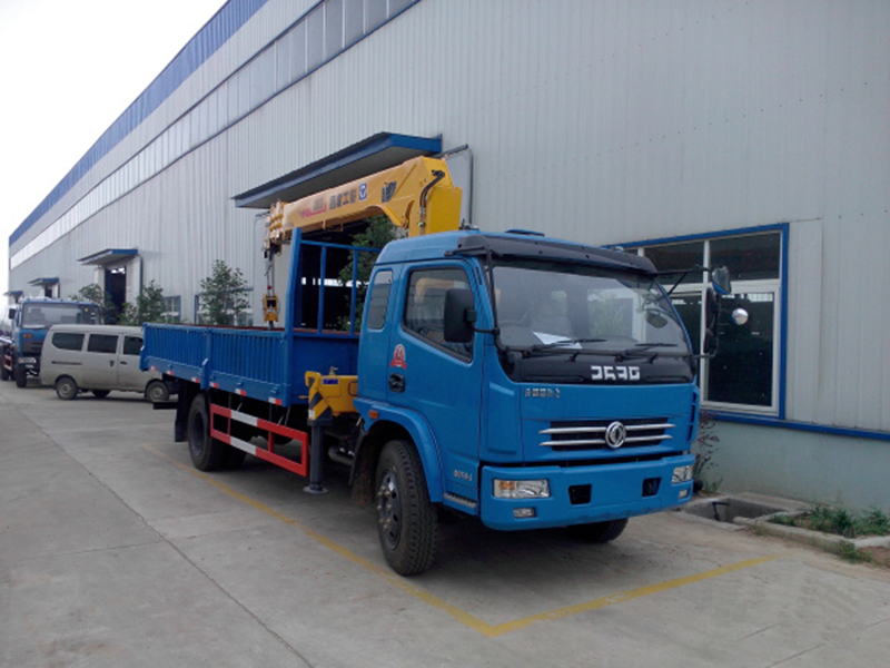 東風多利卡【5噸】隨車吊