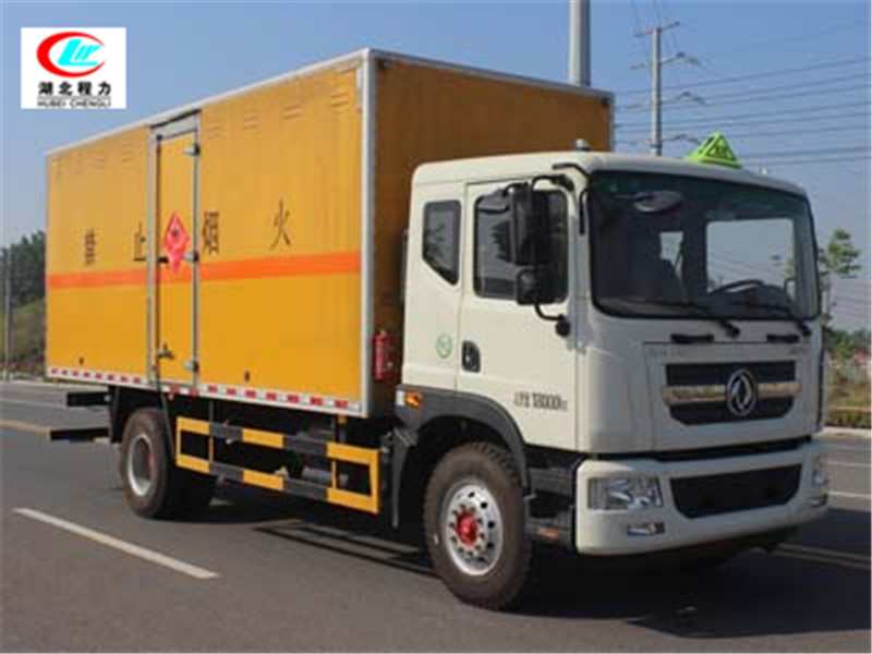 東風(fēng)D9 6.2米易燃液體廂式運輸車【三類】