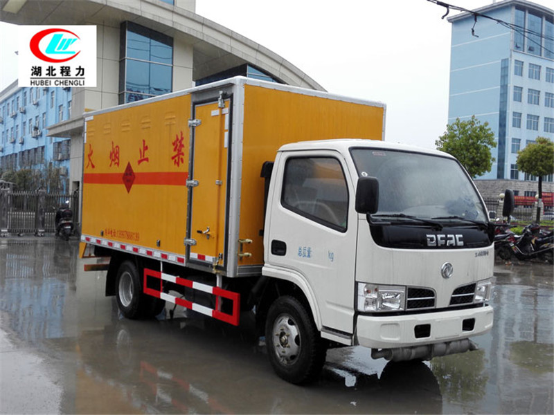 東風(fēng)小多利4.1米易燃液體廂式運輸車【三類 藍牌】