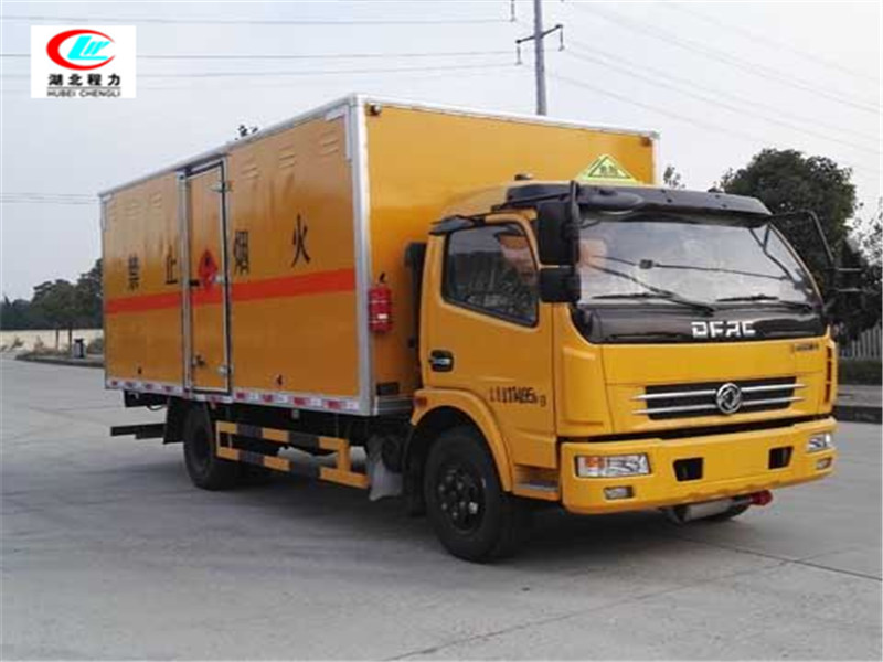 東風(fēng)大多利卡5.1米易燃液體廂式運輸車【三類】