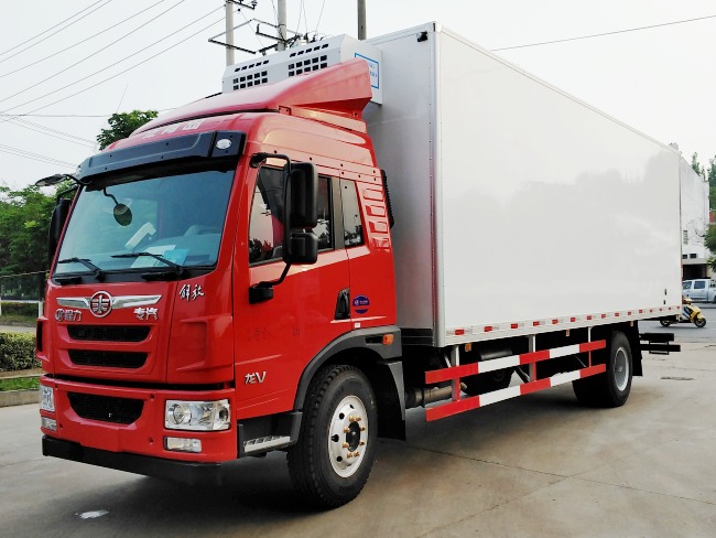 (廂長7.4米)解放龍V單橋冷藏車