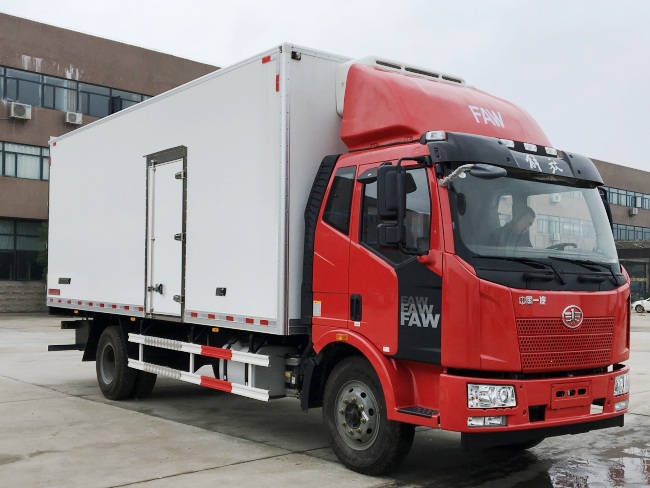(廂長6.8/7.5米)解放J6冷藏車