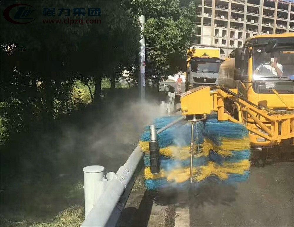 (9方)高速護(hù)欄清洗車